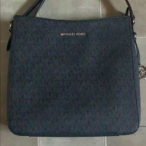 MICHAEL KORS Jet Set Large Monogram Messenger